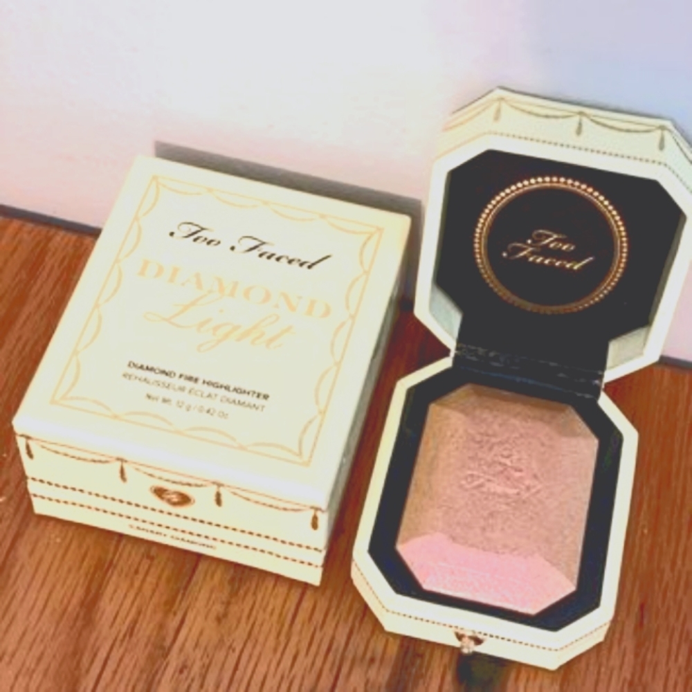 Too Faced🎠💍♥️ Diamond 💎 Highlighter 💎